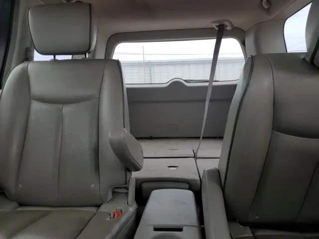 2011 NISSAN QUEST S  