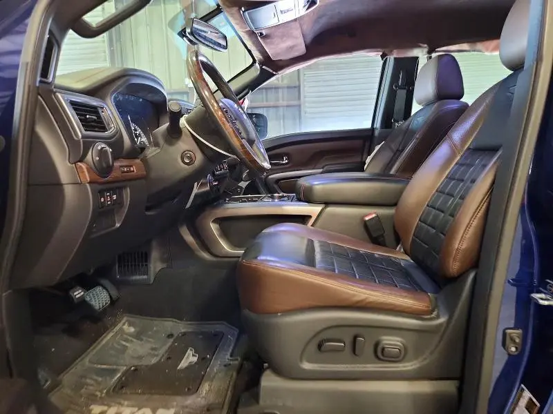 2017 NISSAN TITAN PLATINUM RESERVE  