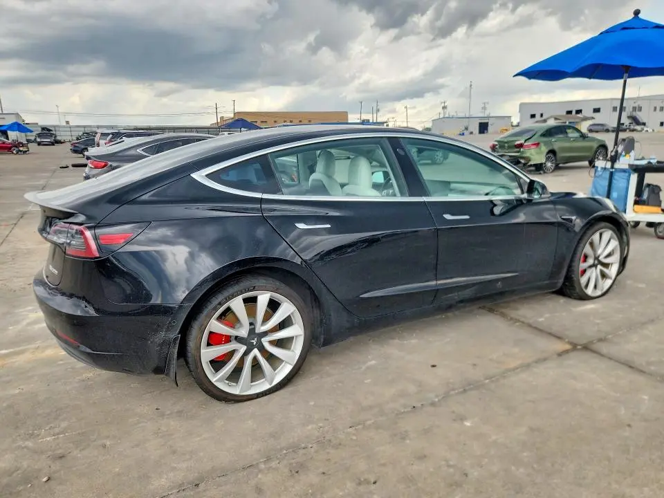 2018 TESLA MODEL 3   