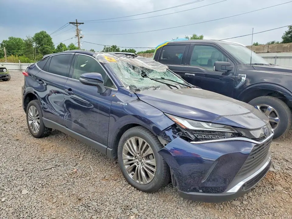 2021 TOYOTA VENZA XLE  