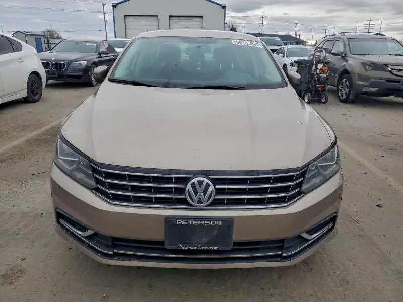 2016 VOLKSWAGEN PASSAT   