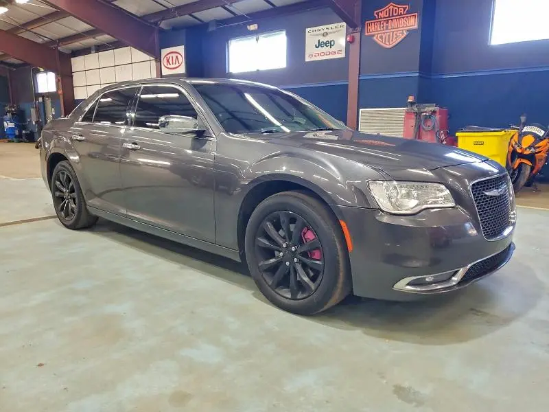 2019 CHRYSLER 300 LIMITED  