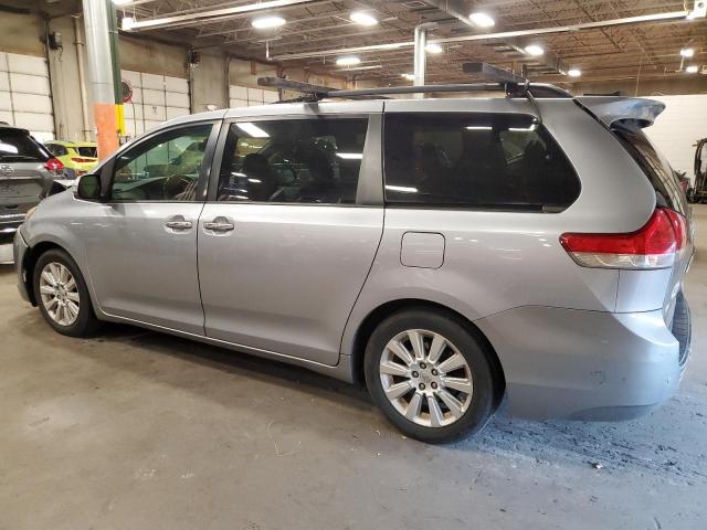 2014 TOYOTA SIENNA XLE