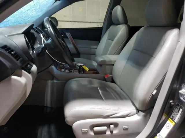 2013 TOYOTA HIGHLANDER LIMITED
