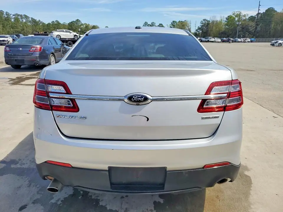 2016 FORD TAURUS SE  