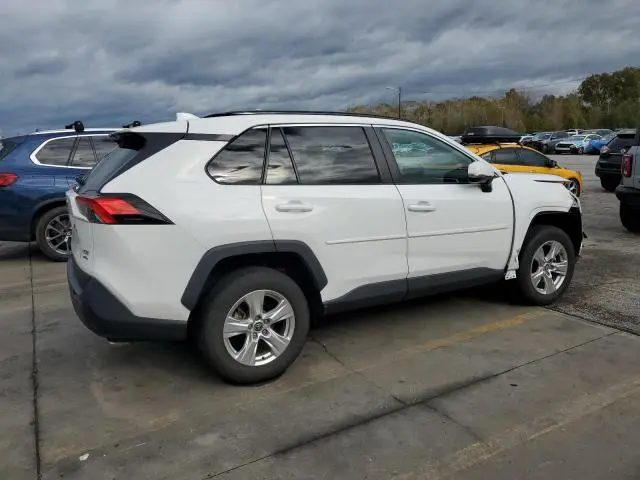 2021 TOYOTA RAV4 XLE  