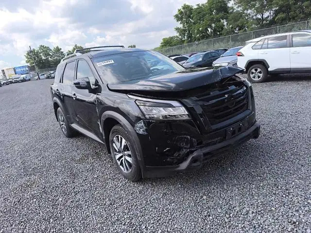 2024 NISSAN PATHFINDER SL  