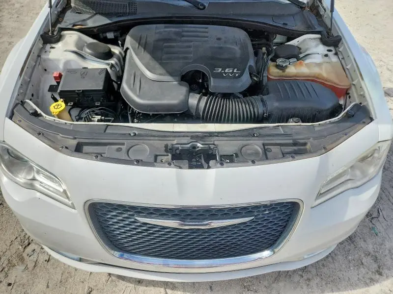 2016 CHRYSLER 300 LIMITED  