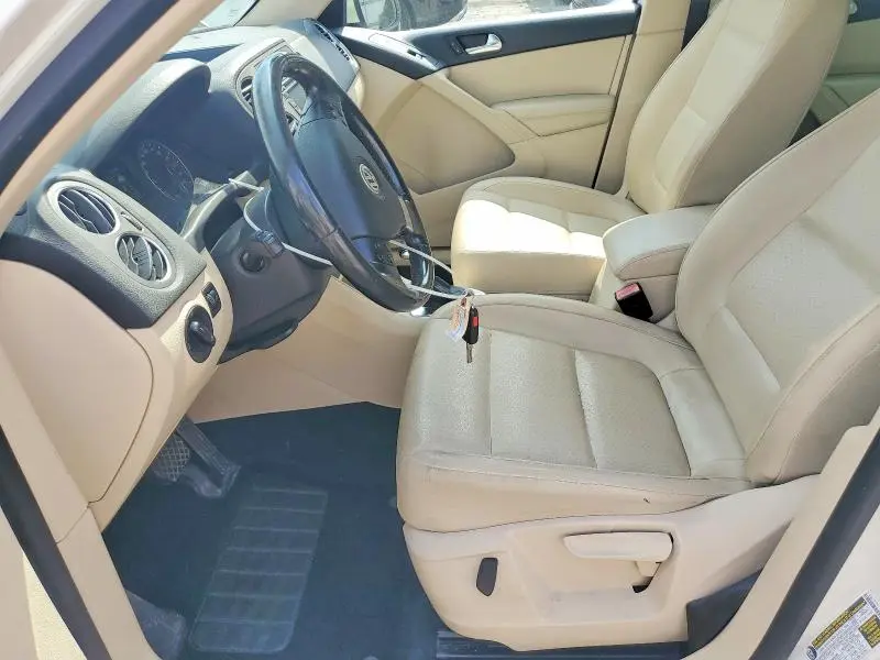 2010 VOLKSWAGEN TIGUAN S  