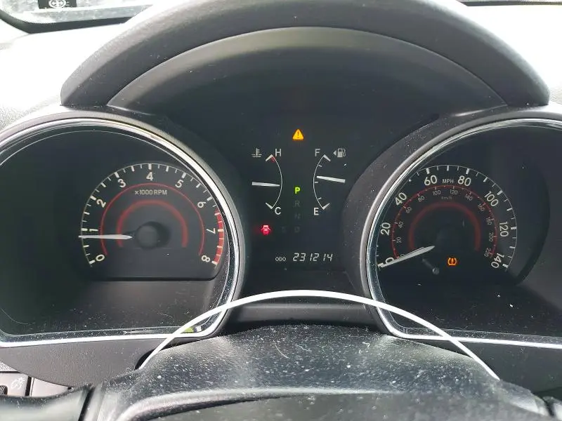 2012 TOYOTA HIGHLANDER SE  