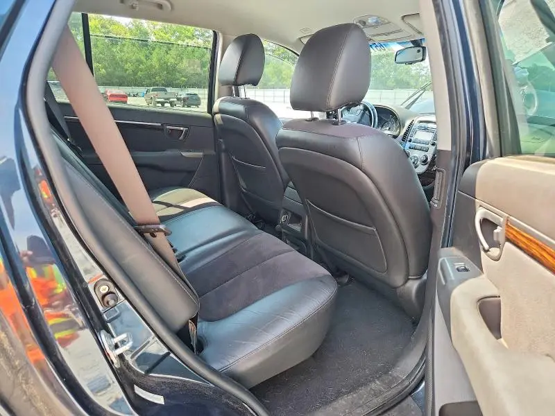 2010 HYUNDAI SANTA FE SE  