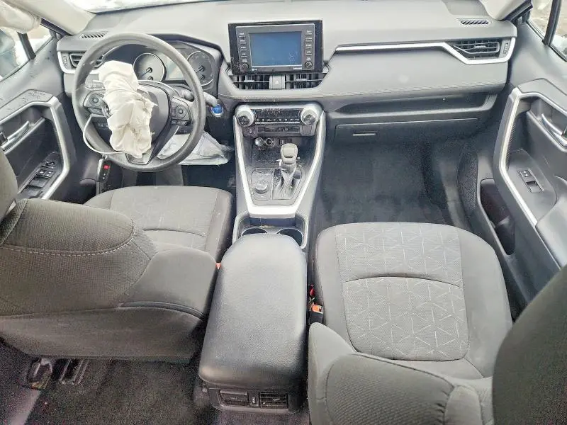 2021 TOYOTA RAV4 XLE  