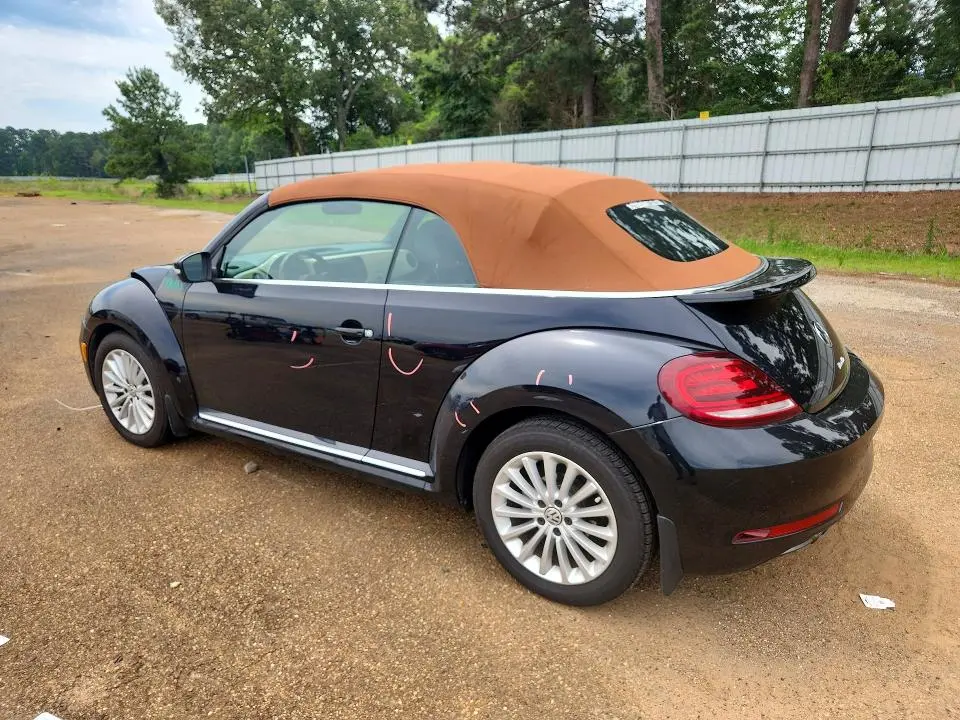 2019 VOLKSWAGEN BEETLE S  