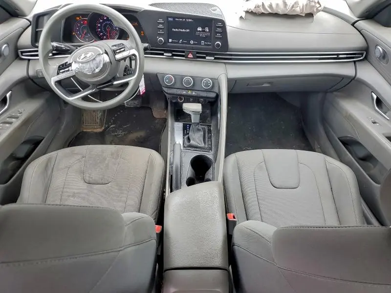 2023 HYUNDAI ELANTRA SE  