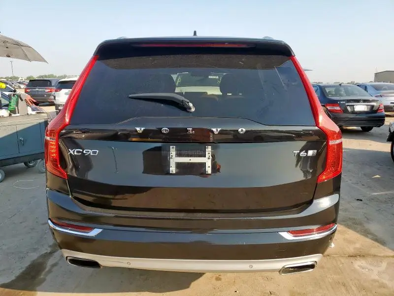 2016 VOLVO XC90 T6  