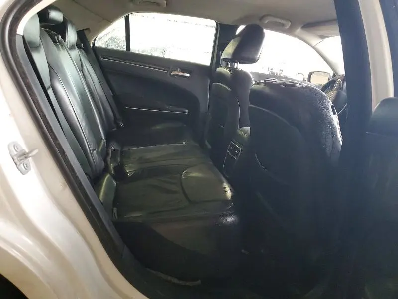 2016 CHRYSLER 300 LIMITED  
