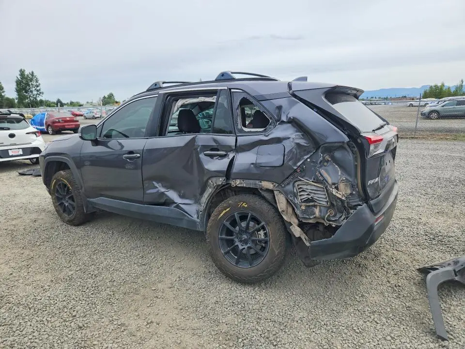 2019 TOYOTA RAV4 XLE  