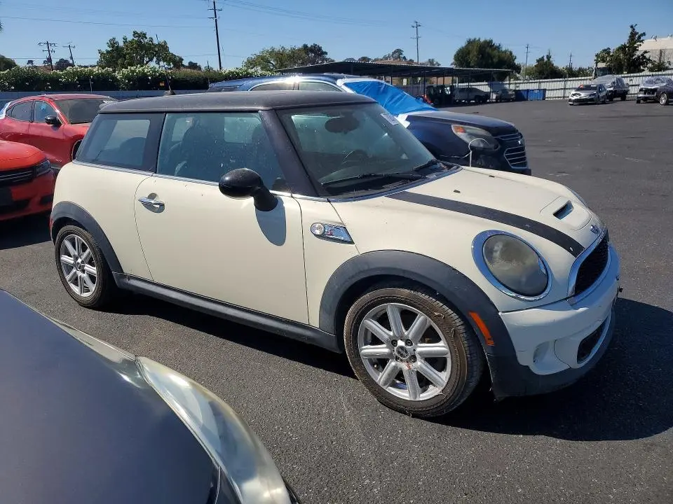 2011 MINI COOPER S  