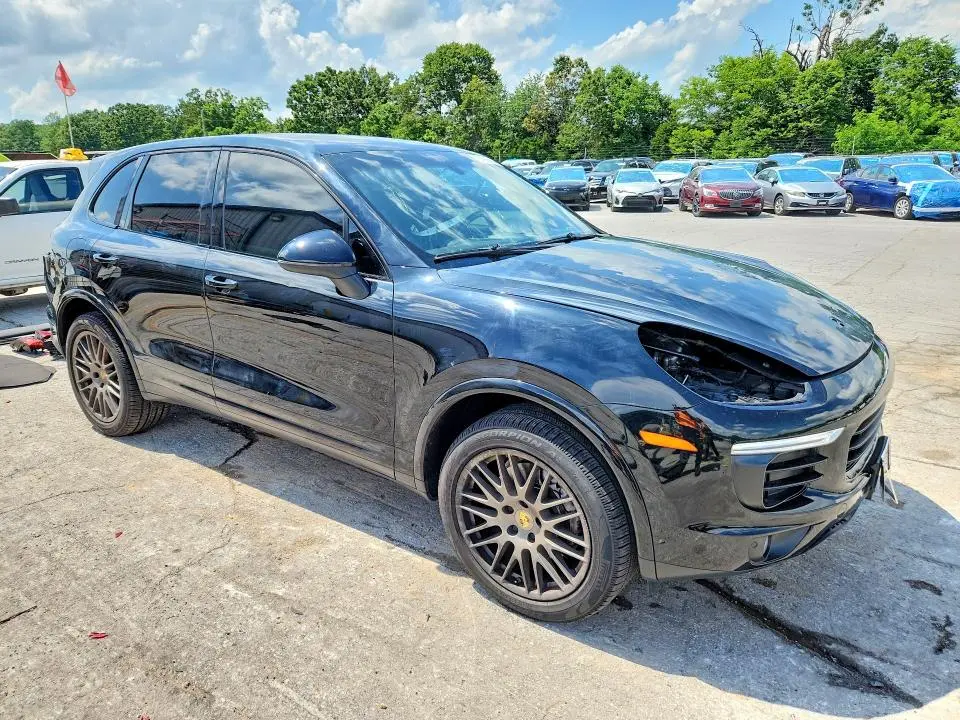2017 PORSCHE CAYENNE   