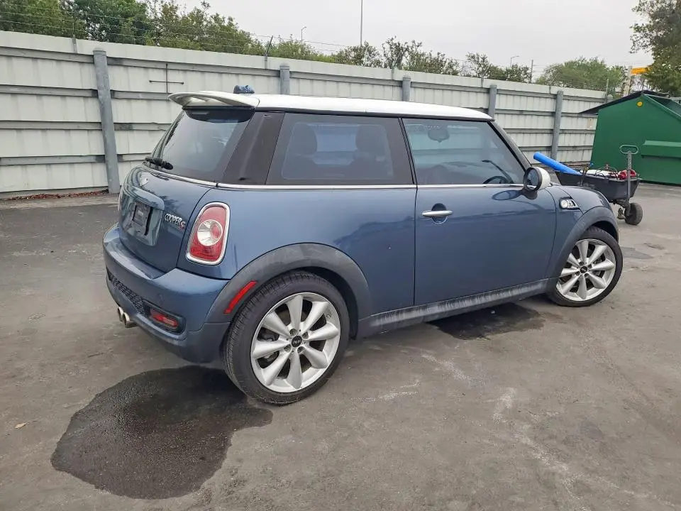 2011 MINI COOPER S  