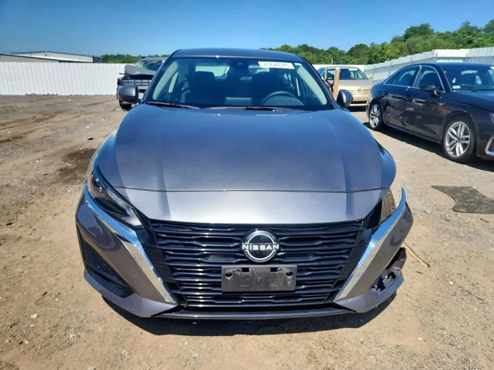 2023 NISSAN ALTIMA SV  