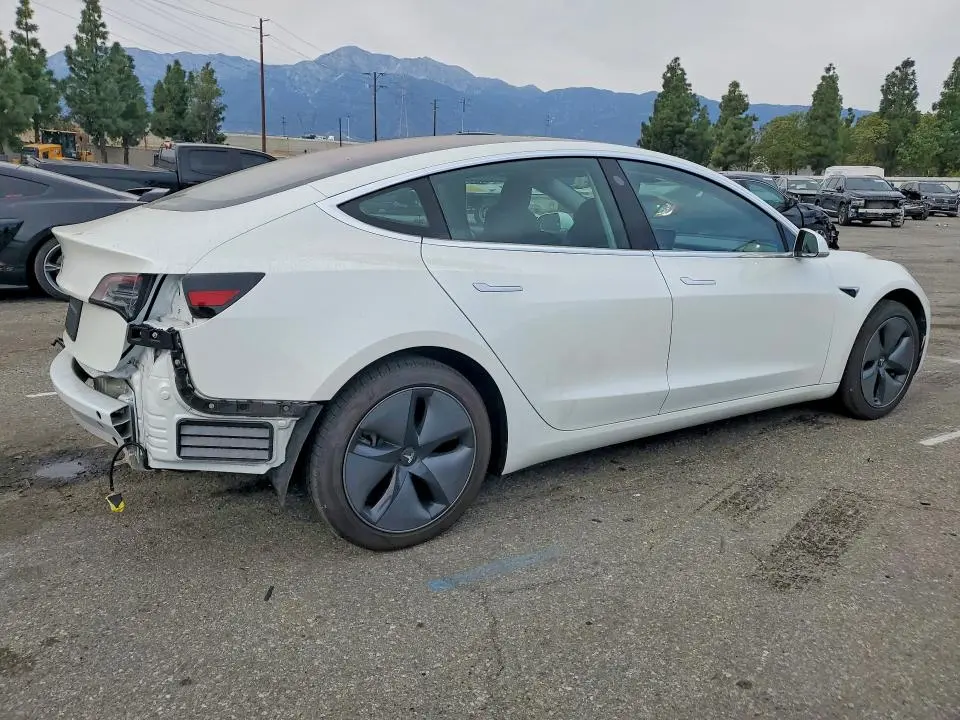2018 TESLA MODEL 3   