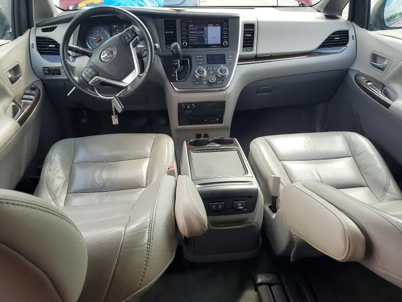 2019 TOYOTA SIENNA XLE PREMIUM 8-PASSENGER  
