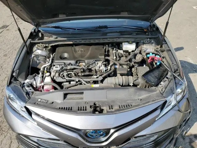 2019 TOYOTA CAMRY LE  