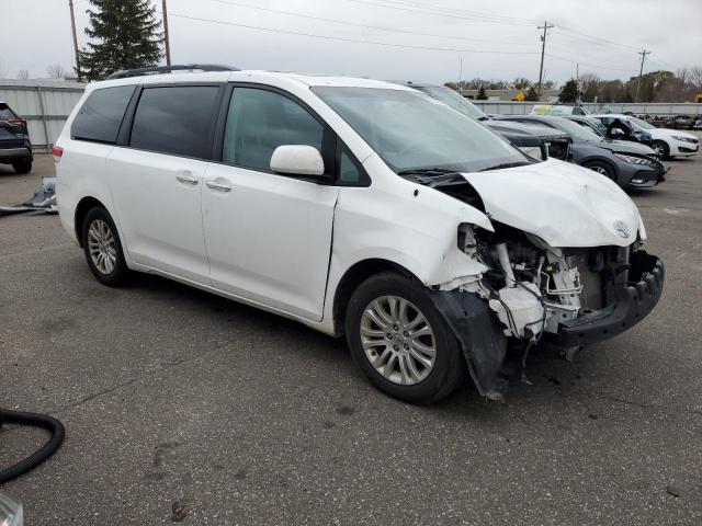 2013 TOYOTA SIENNA XLE