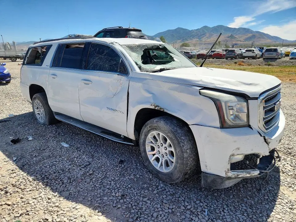 2017 GMC YUKON XL K1500 SLE  