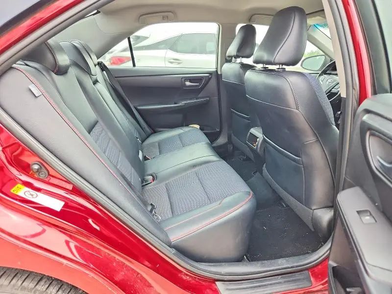 2015 TOYOTA CAMRY SE  