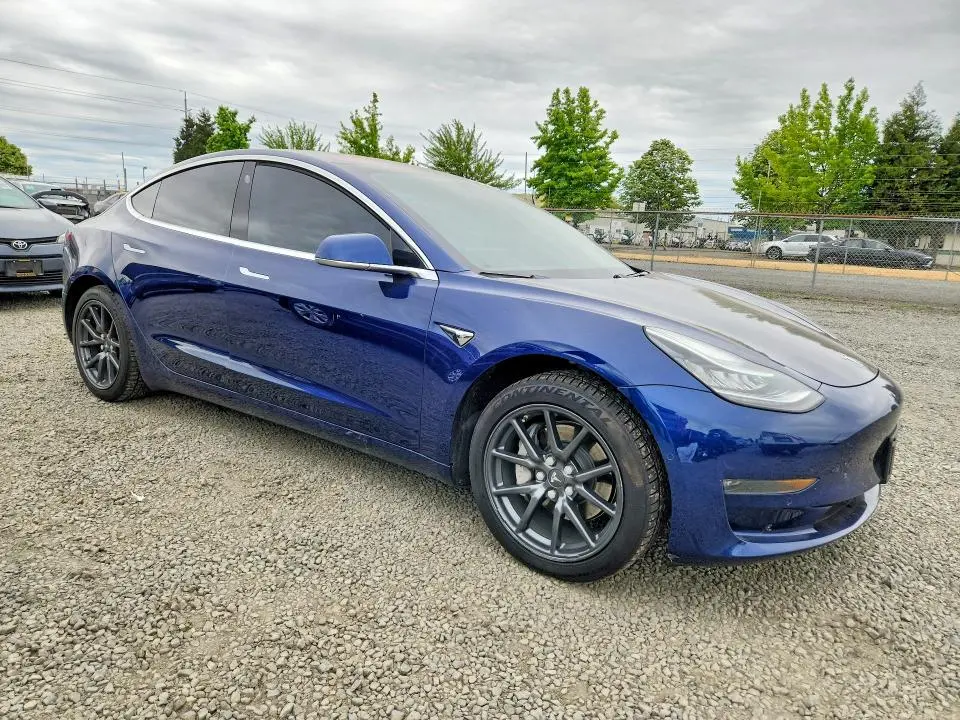 2018 TESLA MODEL 3   