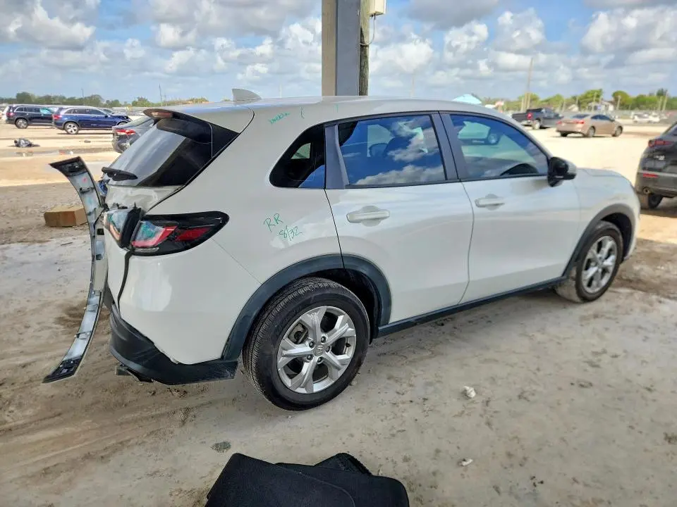 2023 HONDA HR-V LX  