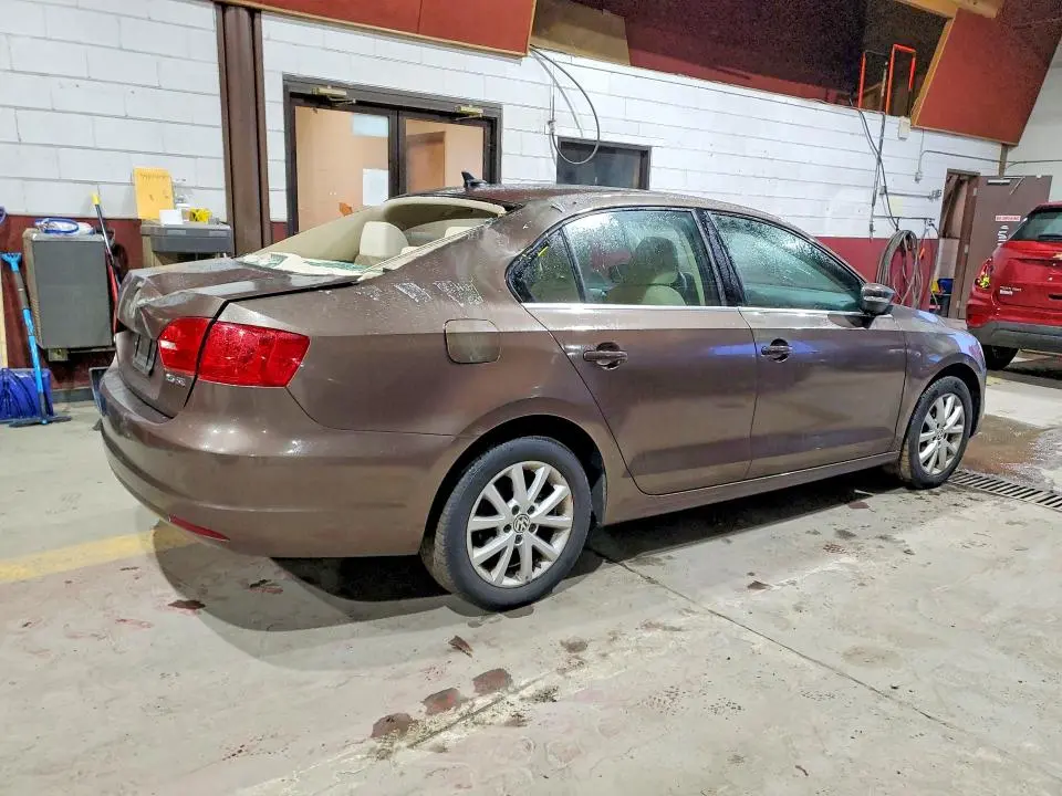 2013 VOLKSWAGEN JETTA SE  