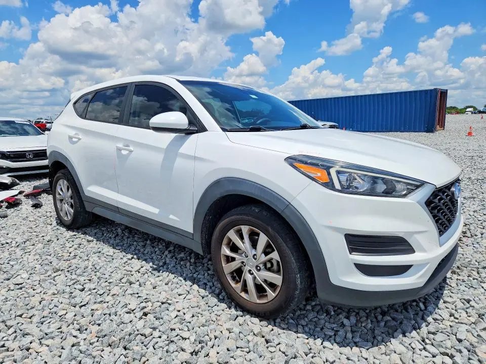 2021 HYUNDAI TUCSON SE  