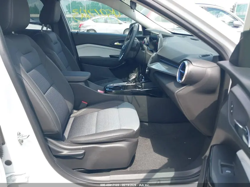 2025 CHEVROLET TRAX FWD LT