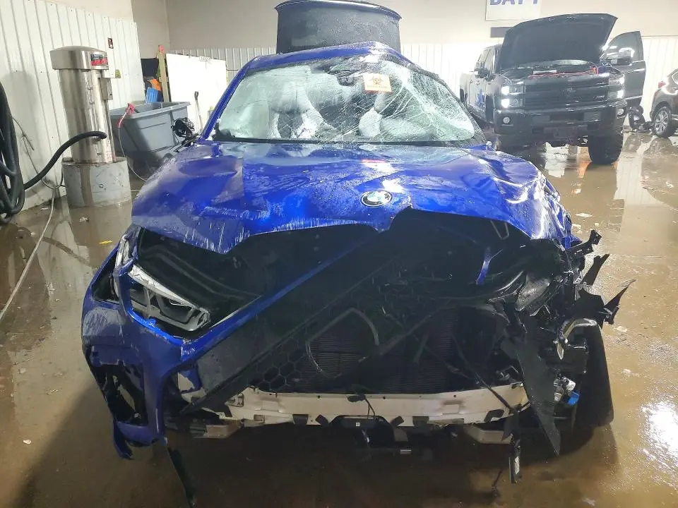 2021 BMW X6 M  