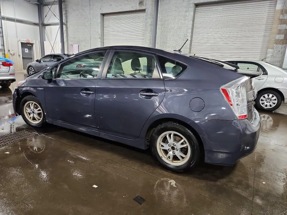 2011 TOYOTA PRIUS THREE  