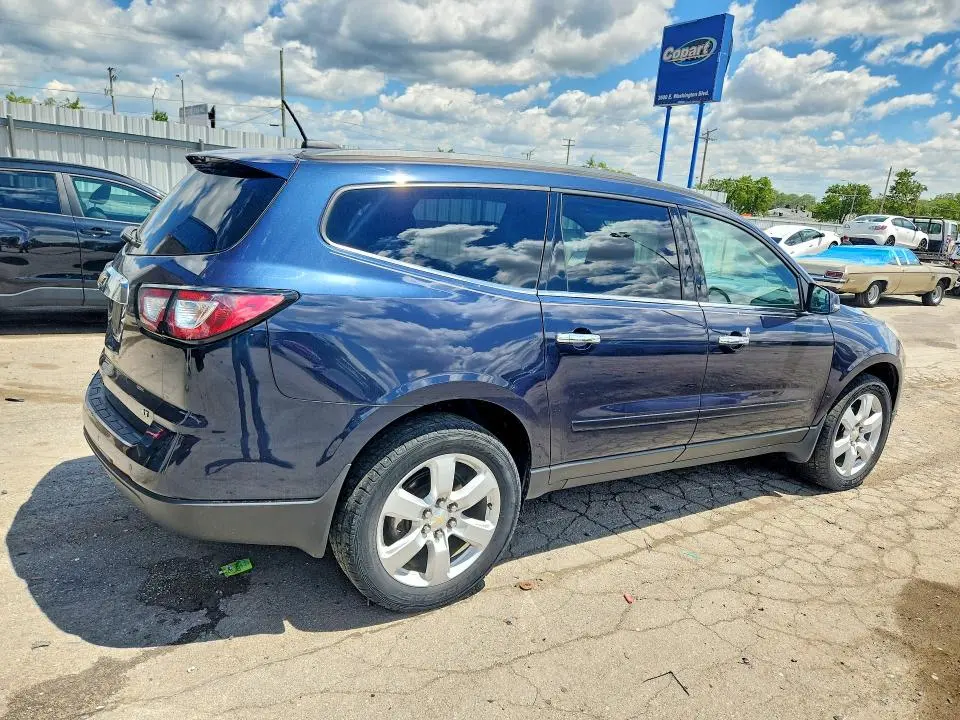 2017 CHEVROLET TRAVERSE LT  