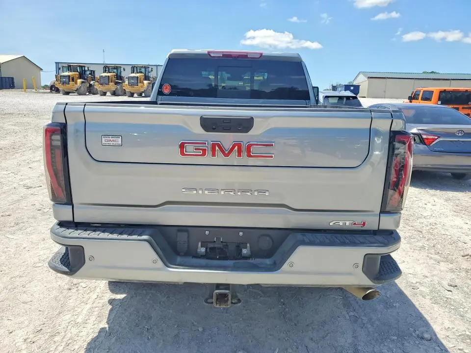 2026 GMC SIERRA K2500 AT4  