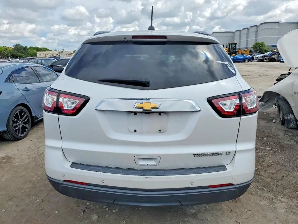 2016 CHEVROLET TRAVERSE LT  