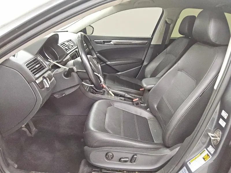 2018 VOLKSWAGEN PASSAT SE  