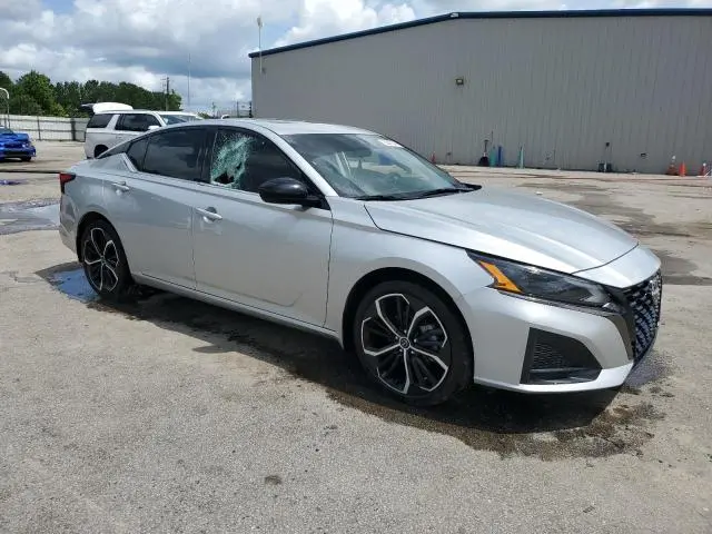 2024 NISSAN ALTIMA SR  