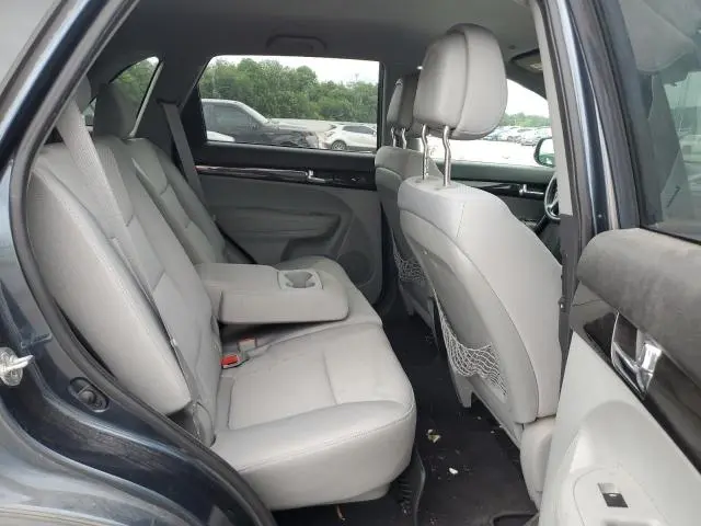 2011 KIA SORENTO BASE  