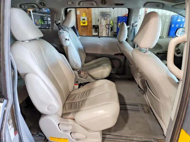 2013 TOYOTA SIENNA XLE 8-PASSENGER  