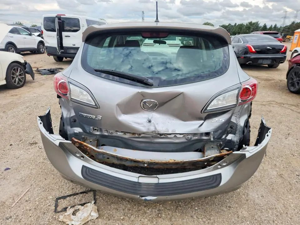 2011 MAZDA 3 S  