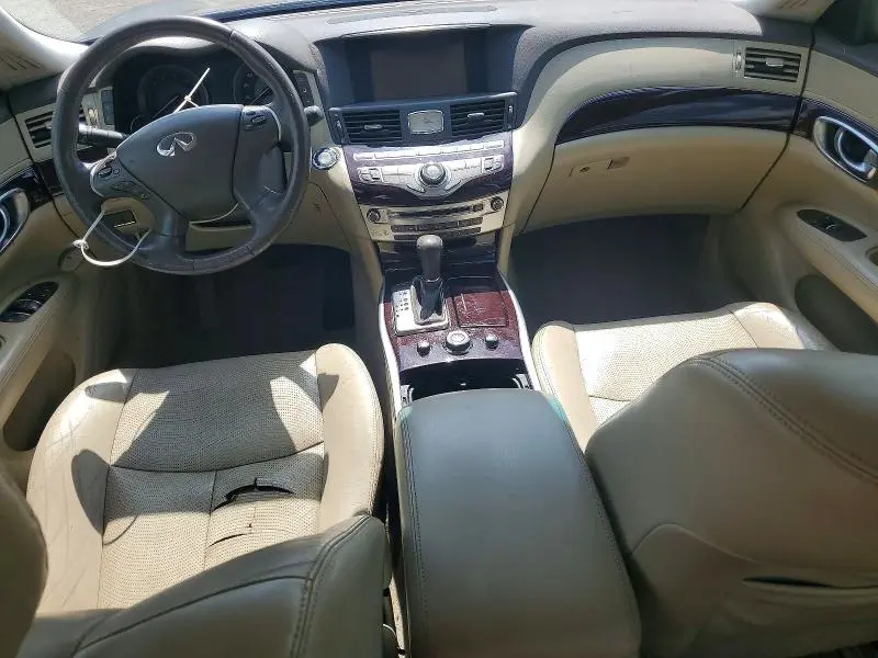 2015 INFINITI Q70 3.7  