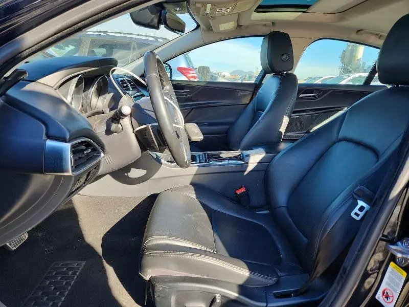 2019 JAGUAR XE   