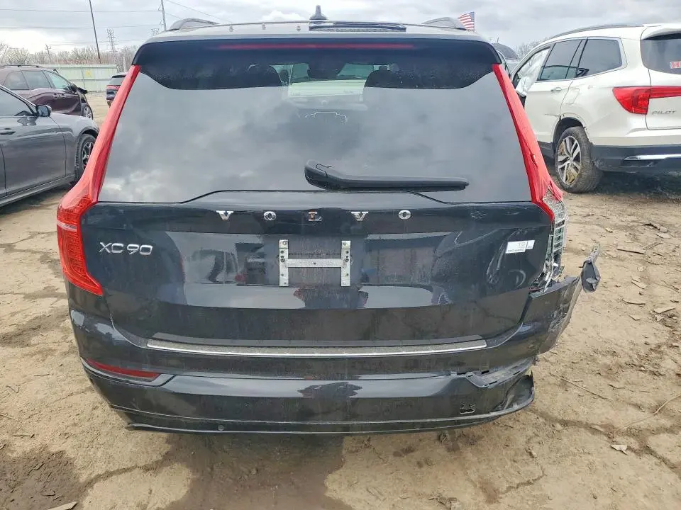2022 VOLVO XC90 T8 RECHARGE R-DESIGN  
