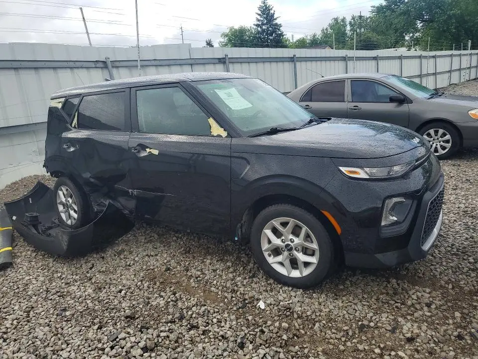2022 KIA SOUL S  